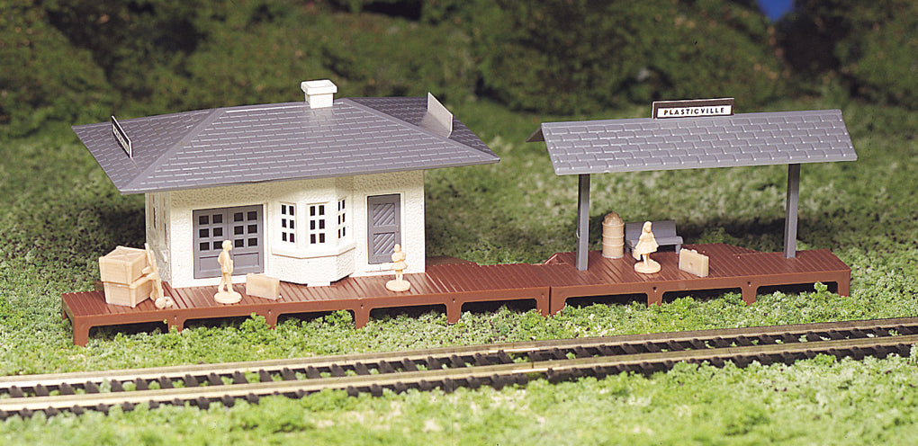 Bachmann Suburban Station (HO Scale)