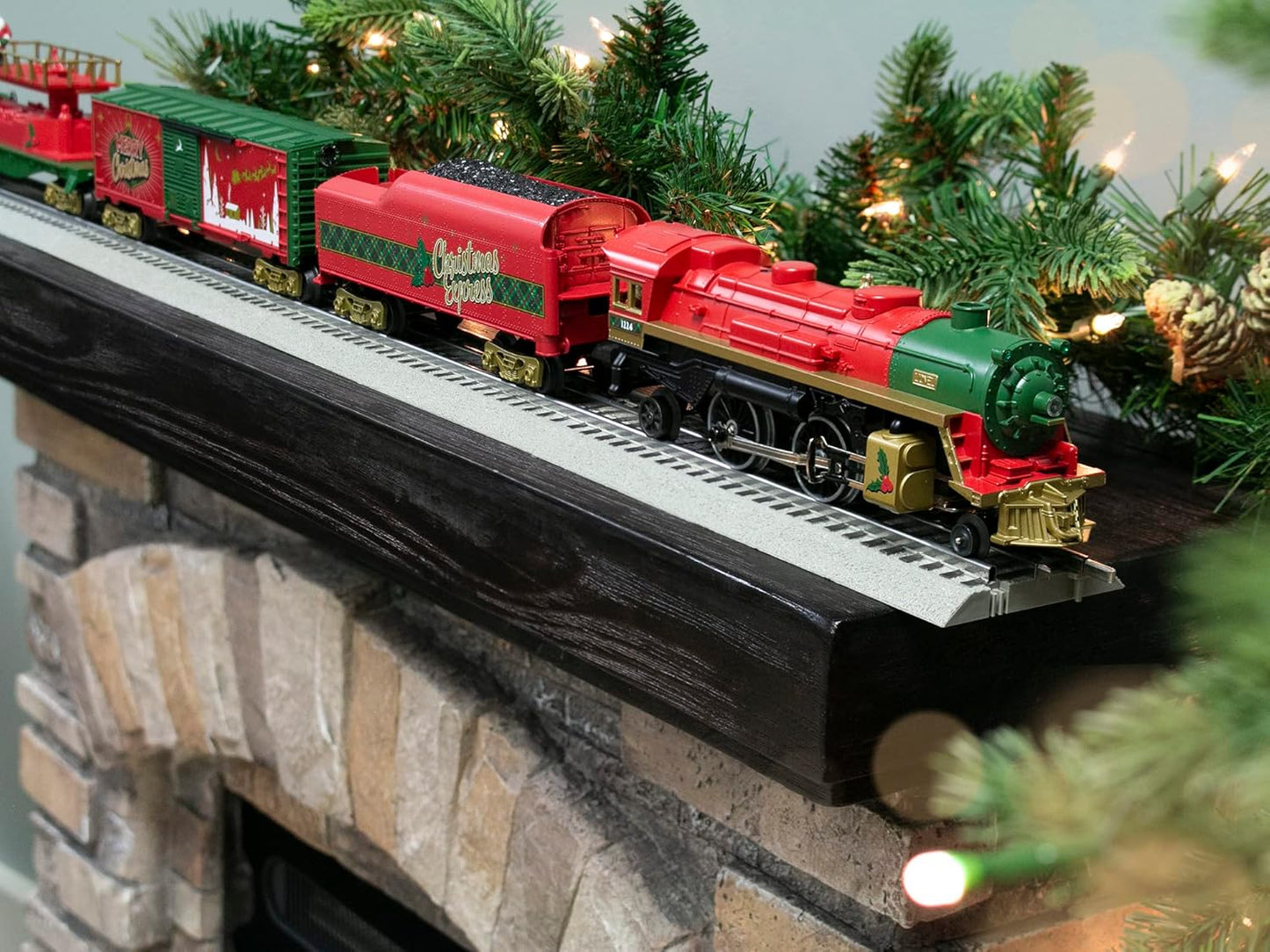 Lionel Christmas Celebration LionChief Set