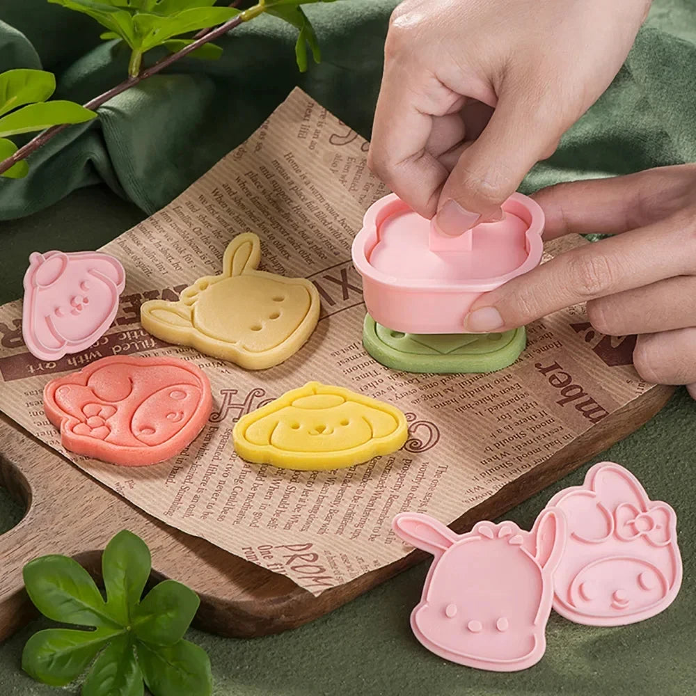 Sanrio Cookie / Cake Cutter - 8 Pieces